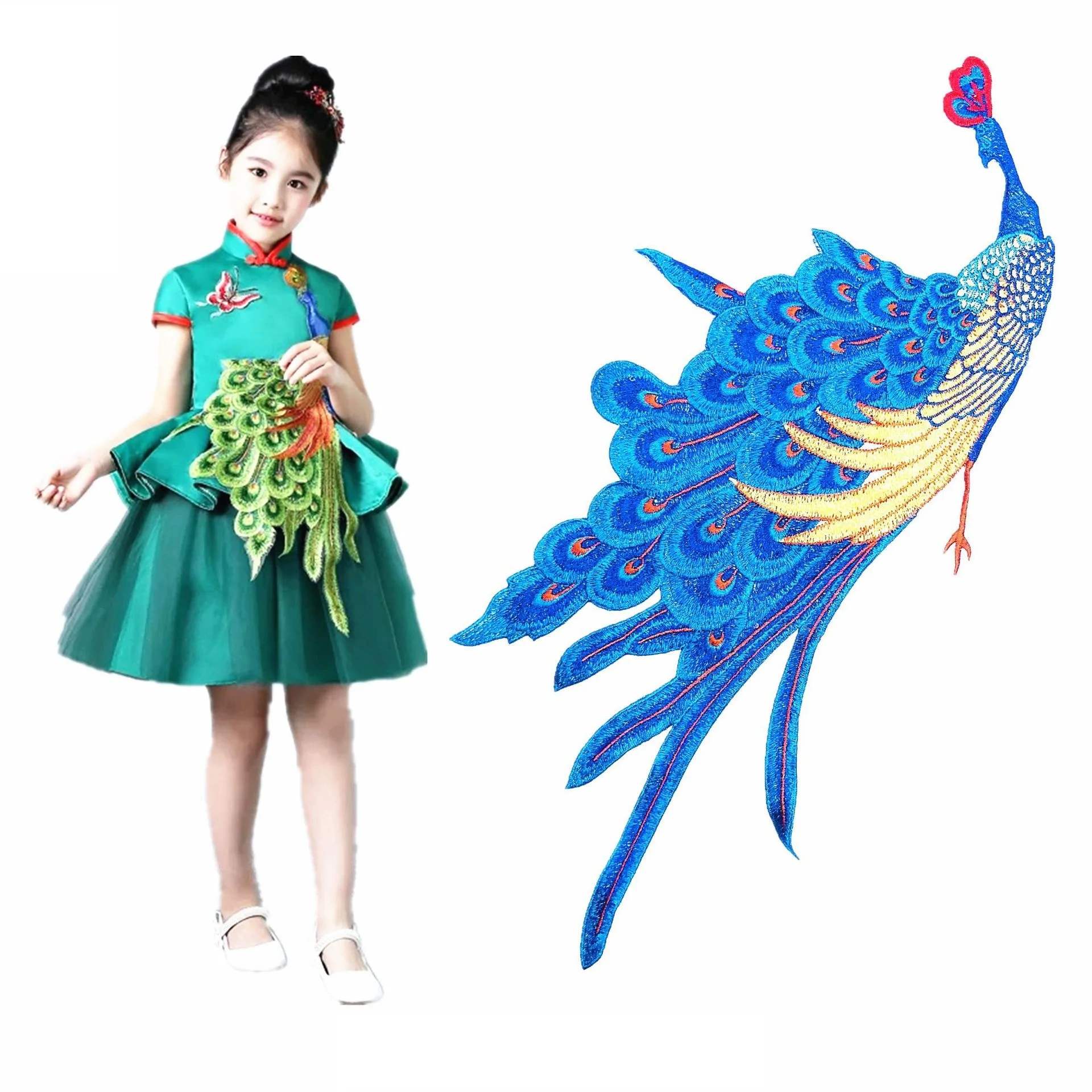 Платья с павлинными перьями. Платье павлин. Украшение для одежды. Павлин одежда. Стильные аппликации на одежду.