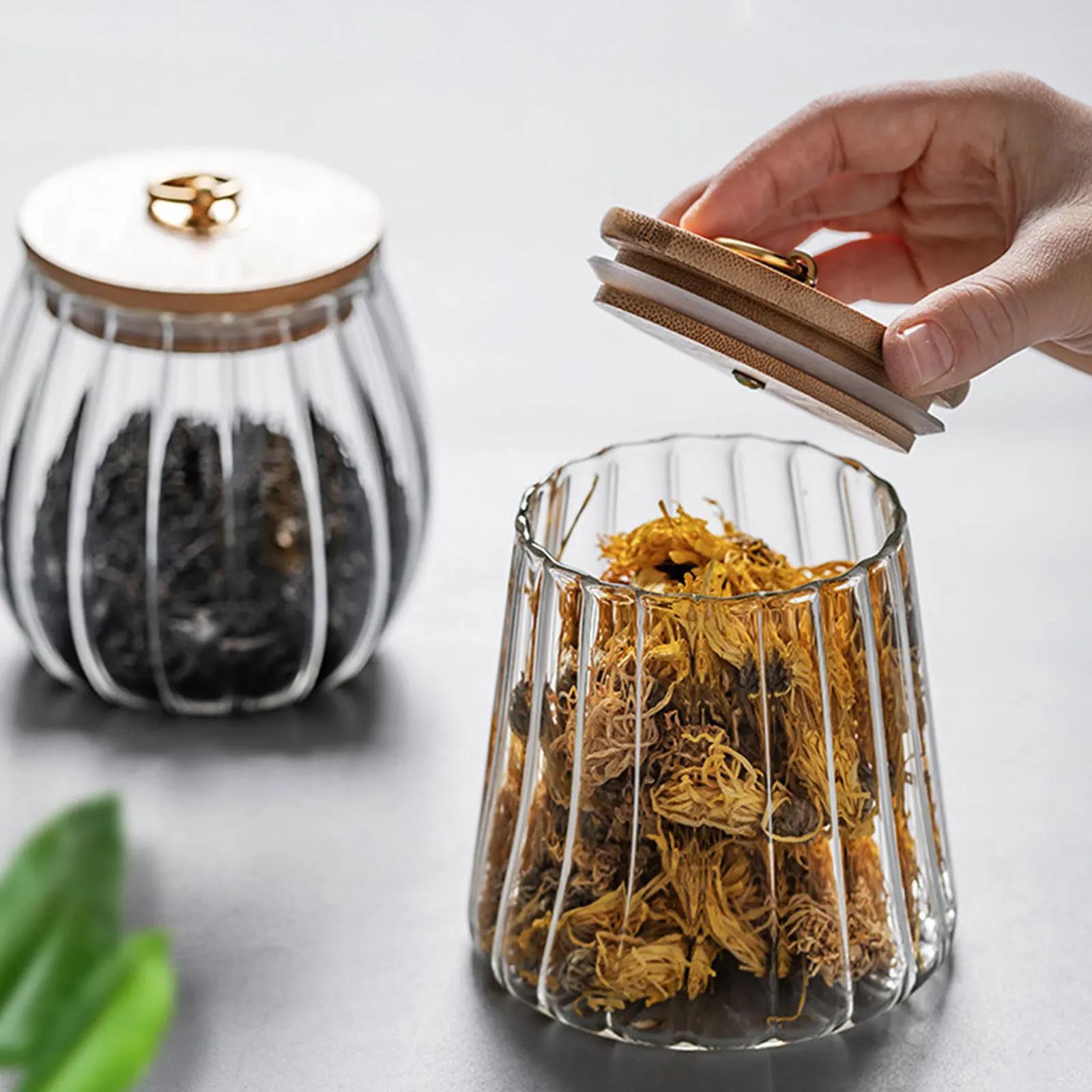 

New Hot Wood Lid Glass Airtight Canister Kitchen Storage Bottles Jar Food Container Grains Pu'er Tea Can Coffee Beans Candy Jars