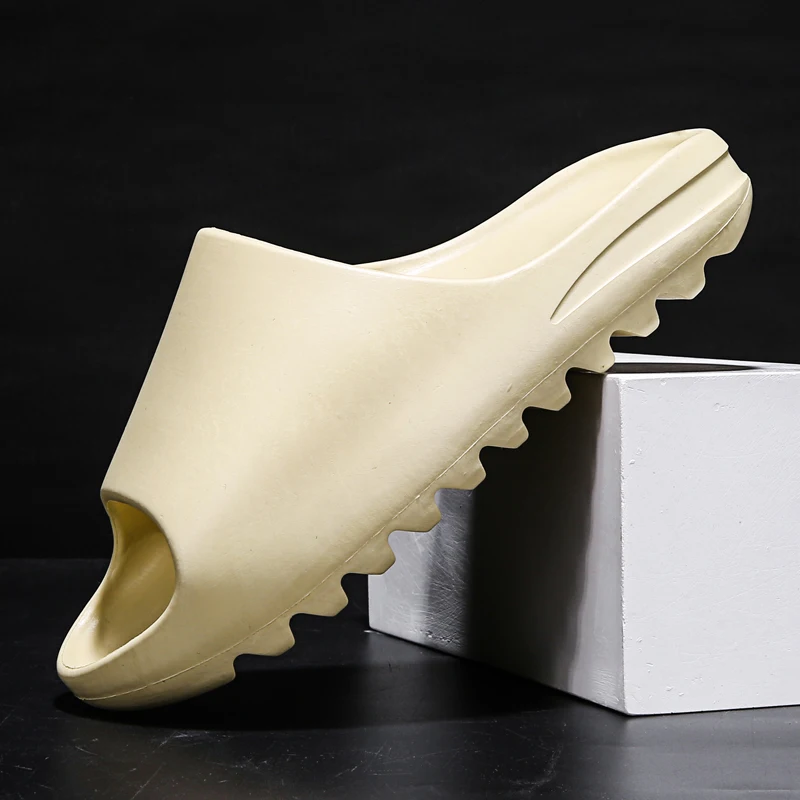 Шлепанцы Yzy Мужские дышащие пляжные сандалии легкие с открытым носком летняя