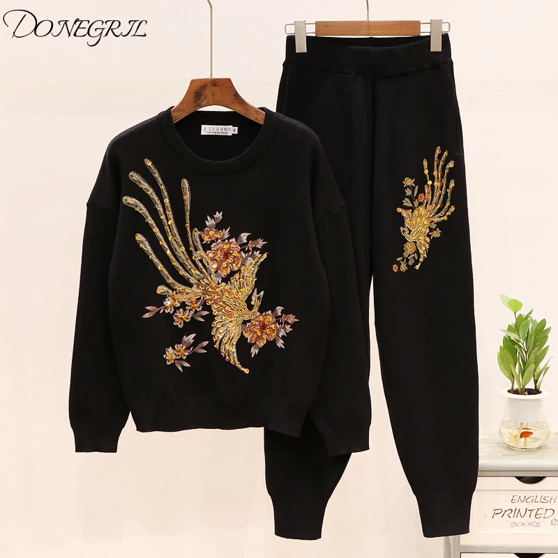 Женский осенне зимний трикотажный спортивный костюм в стиле Феникса