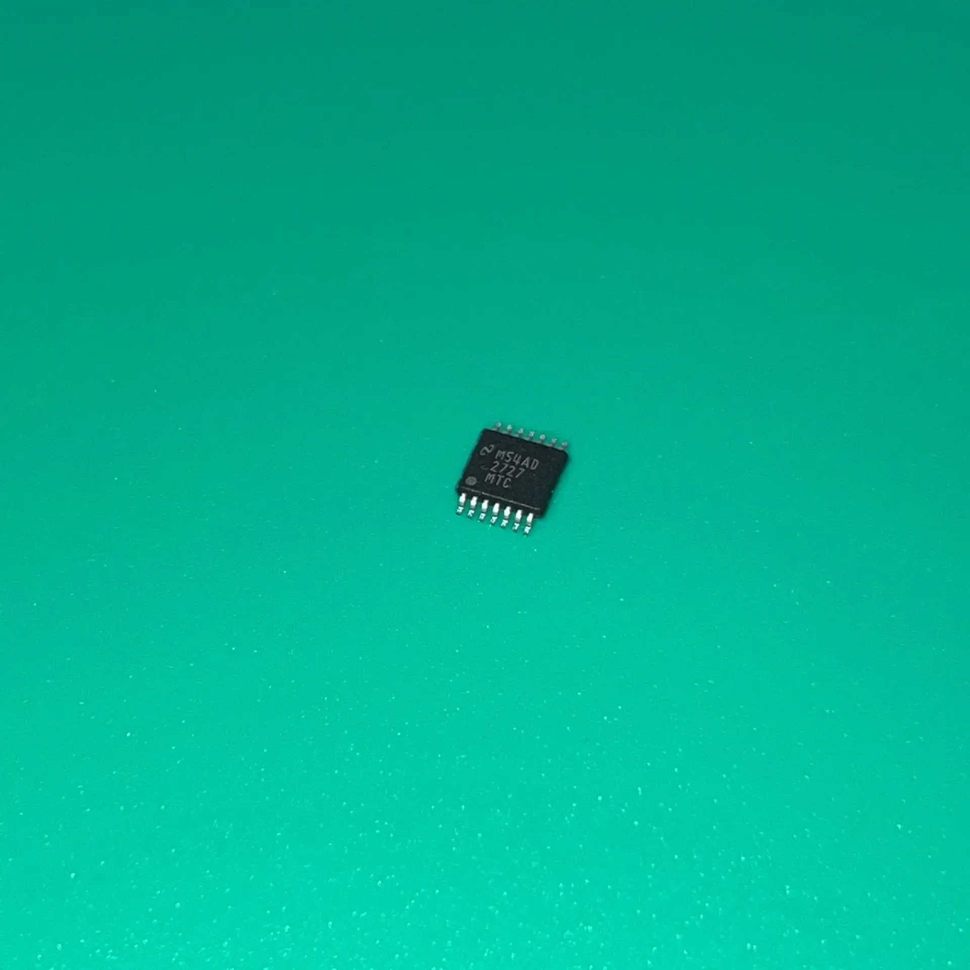 

3 шт. IC LM2727MTC LM2727MTCX 14TSSOP IC REG CTRLR BUCK 14TSSOP LM2727MTCX/NOPB 2727MTC