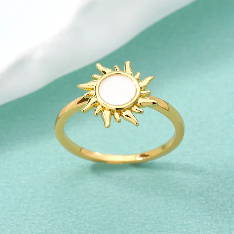 

Gold Plated 2021 New Style Popular Vintage Sun Rings for Women Sunflower Round Opal Ring Charm Women Wedding Party Jewelry