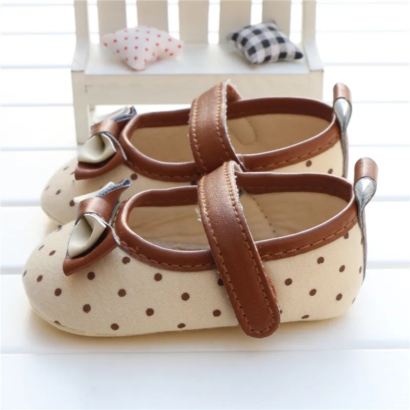 Обувь для маленьких девочек Бежевые мокасины в горошек с бантом новорожденных