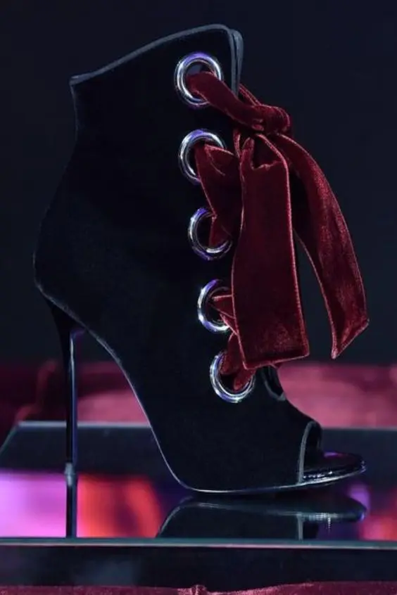 

Color matching fashion sexy round rivet cross strap fashion boots