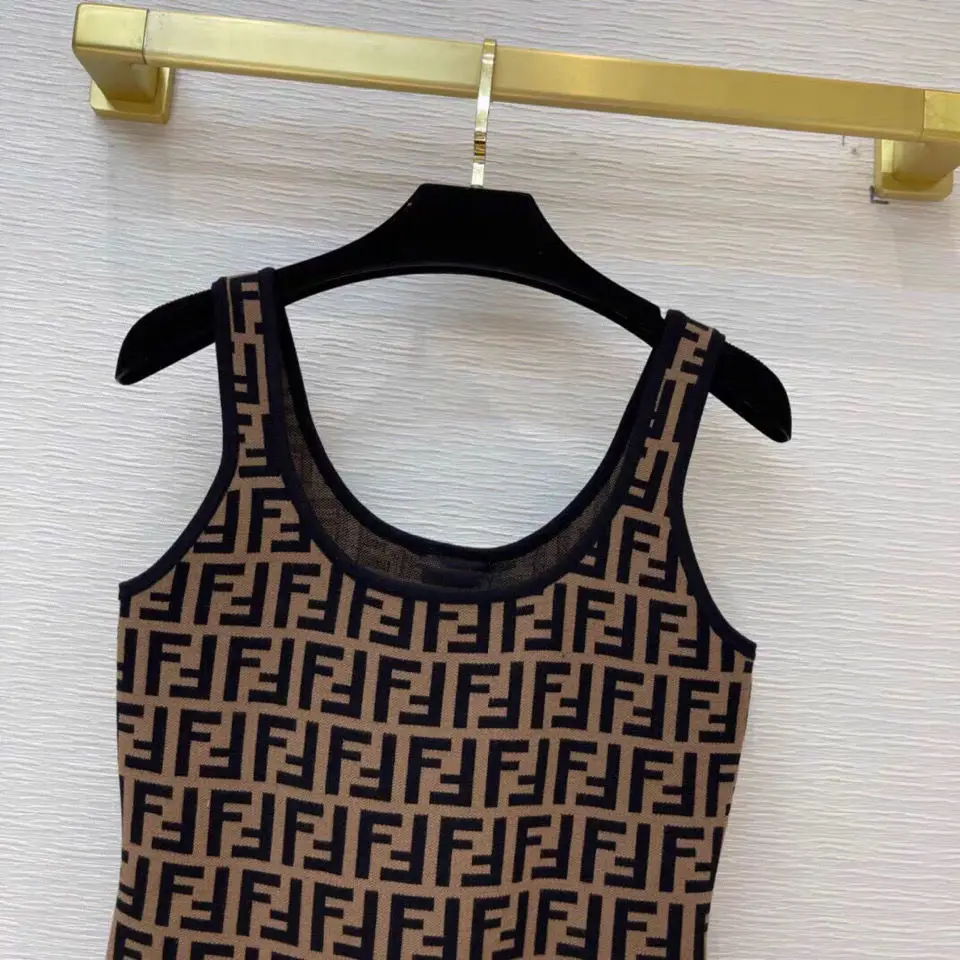 

New Retro U-neck Jacquard Knitted Slim Fitting Vest for Women in Spring and Summer of 2021
