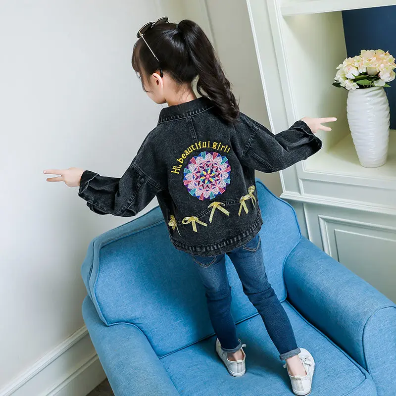 Куртка для маленьких девочек пальто новая модная одежда с цветочной вышивкой на