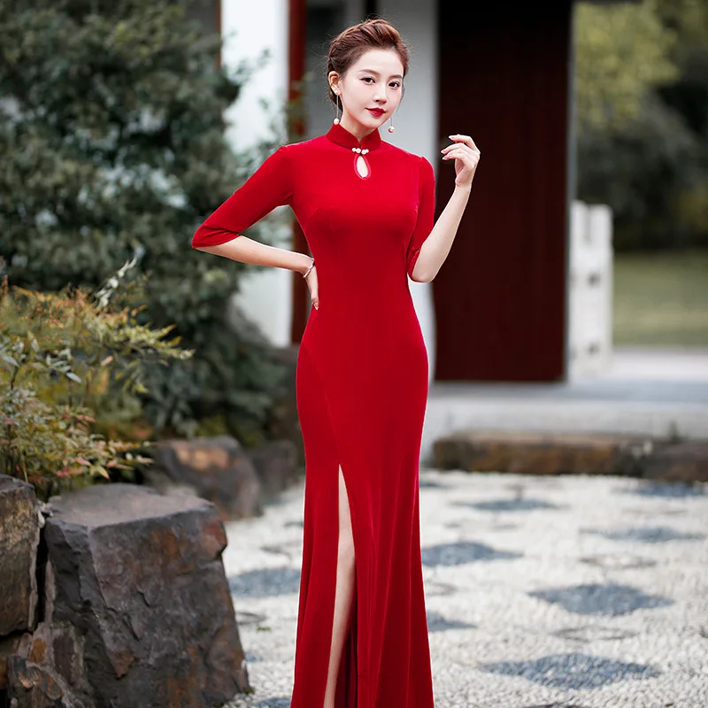 

Женское бархатное платье-Ципао с высоким разрезом, красное винтажное свадебное китайское платье невесты с воротником-стойкой, большие разм...