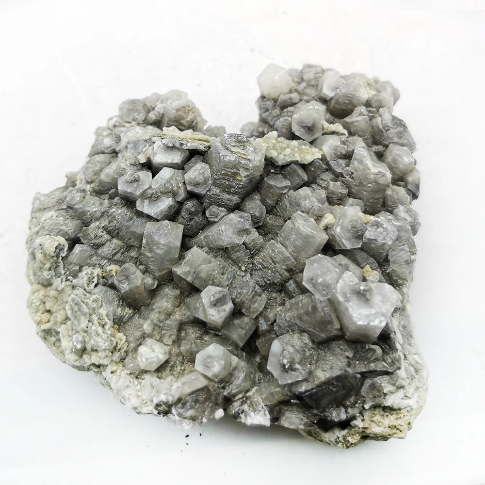 Натуральный флуоресцентный серый кальцит 577 г колональный калькспар скелетный