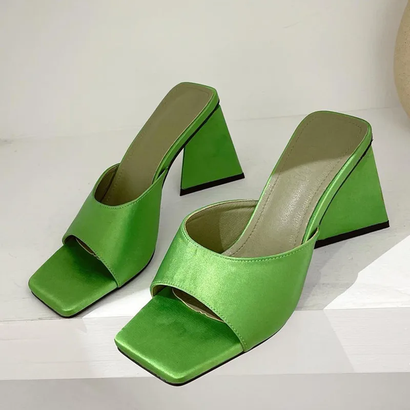 

Spring And Summer New Ladies High Heel Sandals Green Square Toe Thick Heel Women's Shoes Fashion Open Toed Outer Slippers