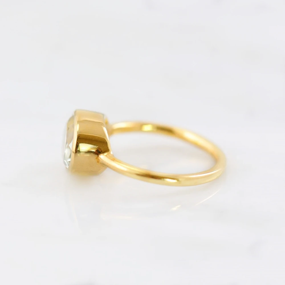 

Simple Oval Cut Clear Zircon Crystal Solitaire Ring Fashion Women Gold Stackable Rings Anniversary Birthstone Gift