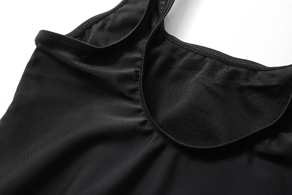 В 2019 году новый цельный купальник для девочек с изображением фламинго и розовыми