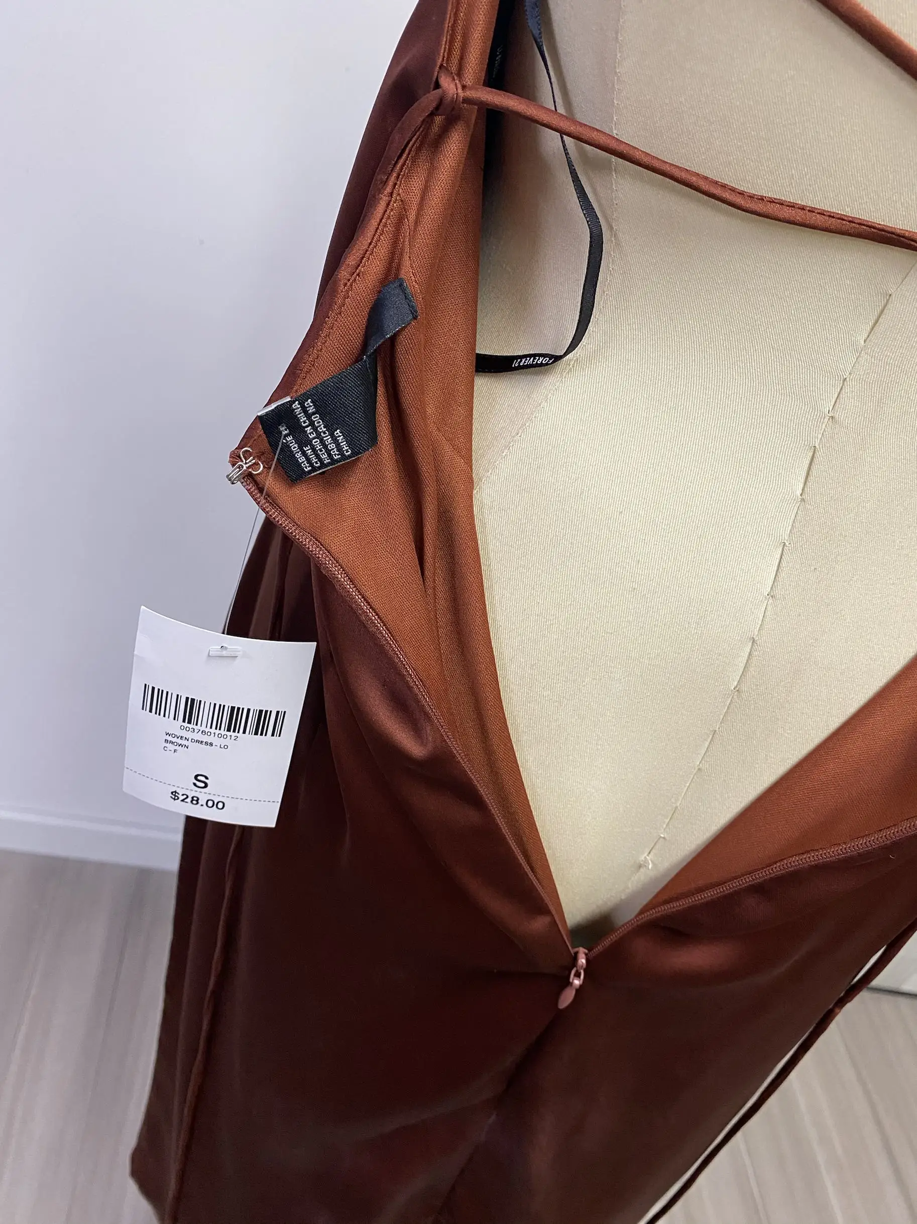 

Kiss White Instock Dresses Red Satin Prom Dress Sexy Evening Gown