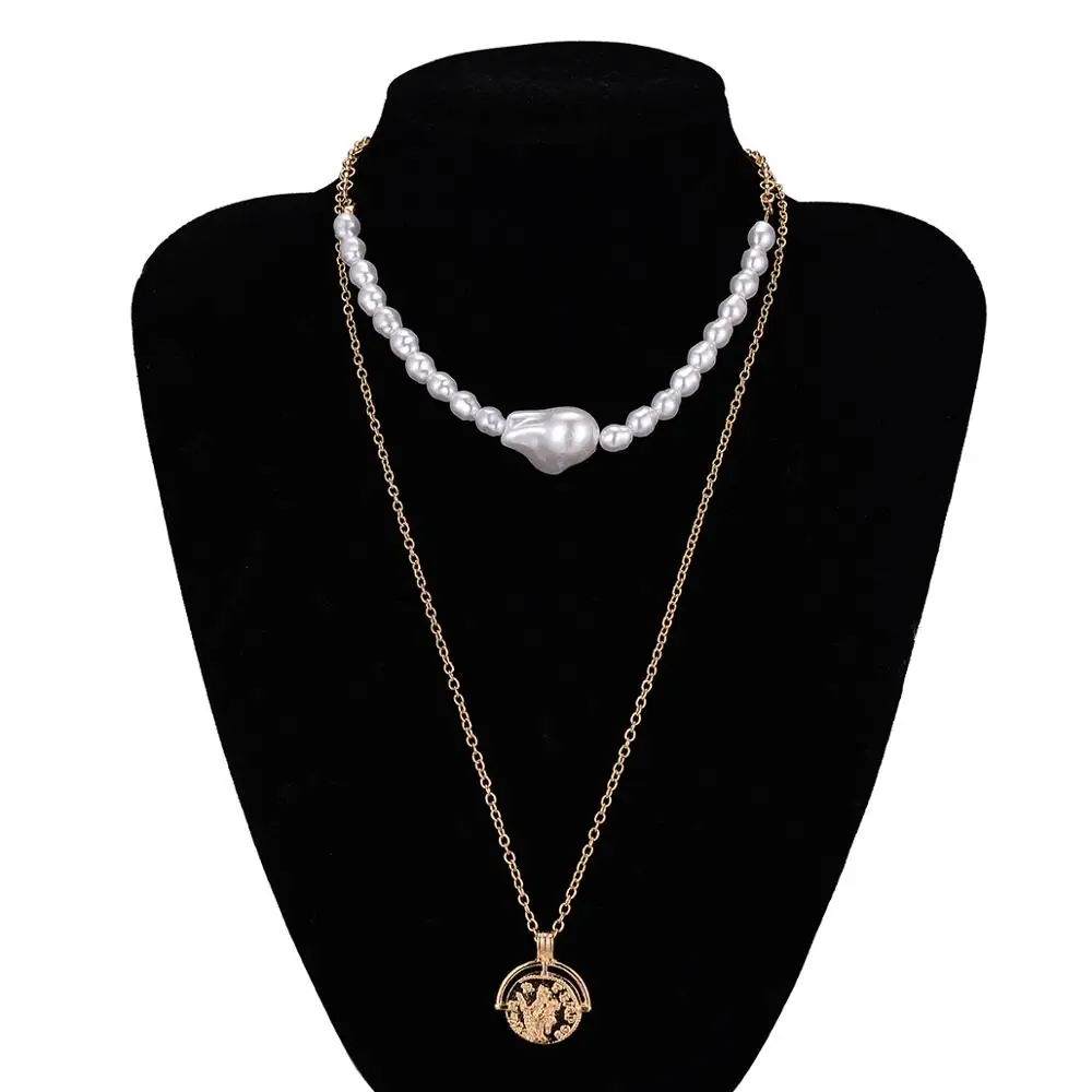 

Vintage Elegant Imitation Pearls Link Chain Choker Necklace Carved The Queen Pendant Necklace Jewelry Bohemia Neck Accessories
