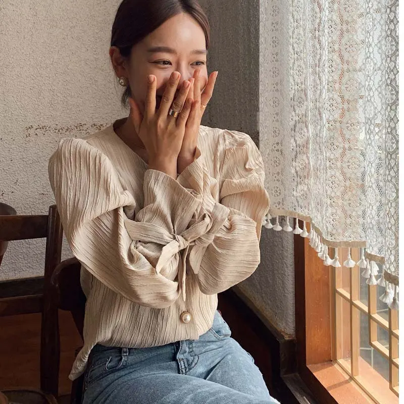 

Korean 2021 Retro Elegance Casual Sweet Solid Pearls Chic Fresh High Quality Loose Vintage All Match Women Shirts