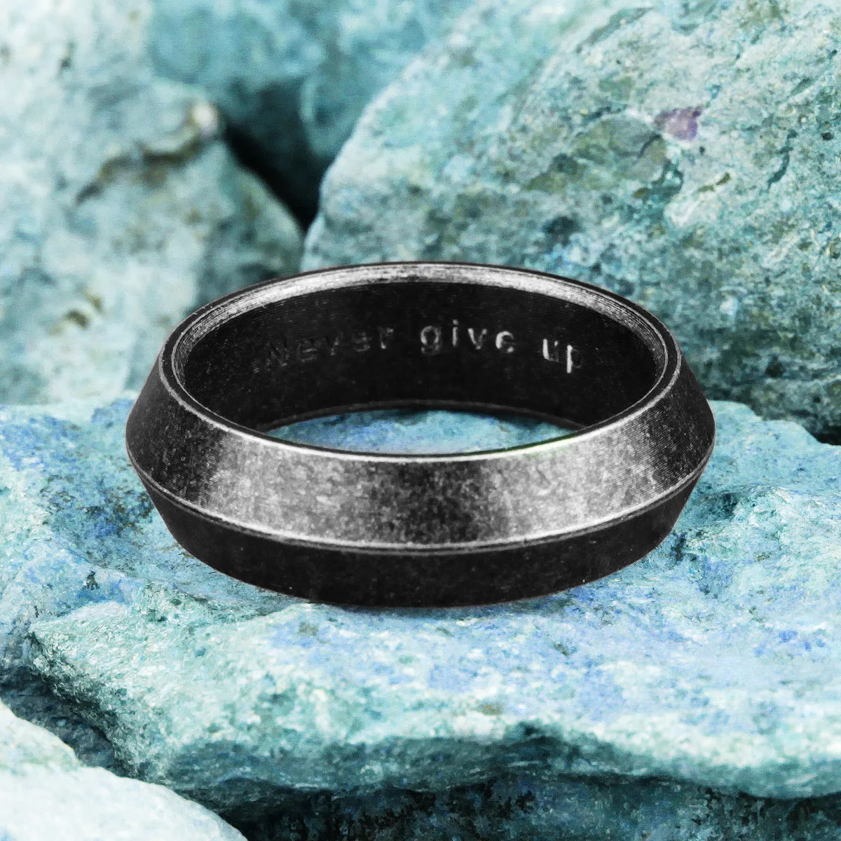 

Retro Old Black Triangle Stainless Steel Mens Rings Cool Simple for Couple Lovers Male Biker Jewelry Creativity Gift Wholesale