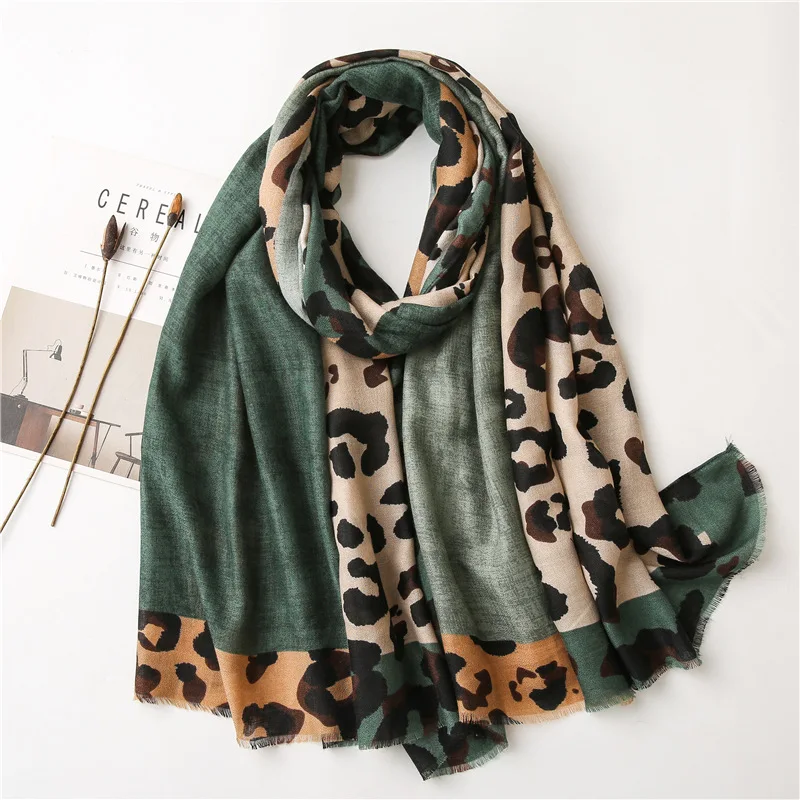 

2021 fashion print summer ladies cotton scarf leopard print headscarf shawl and shawl women wrinkle Echarpe designer headscarf