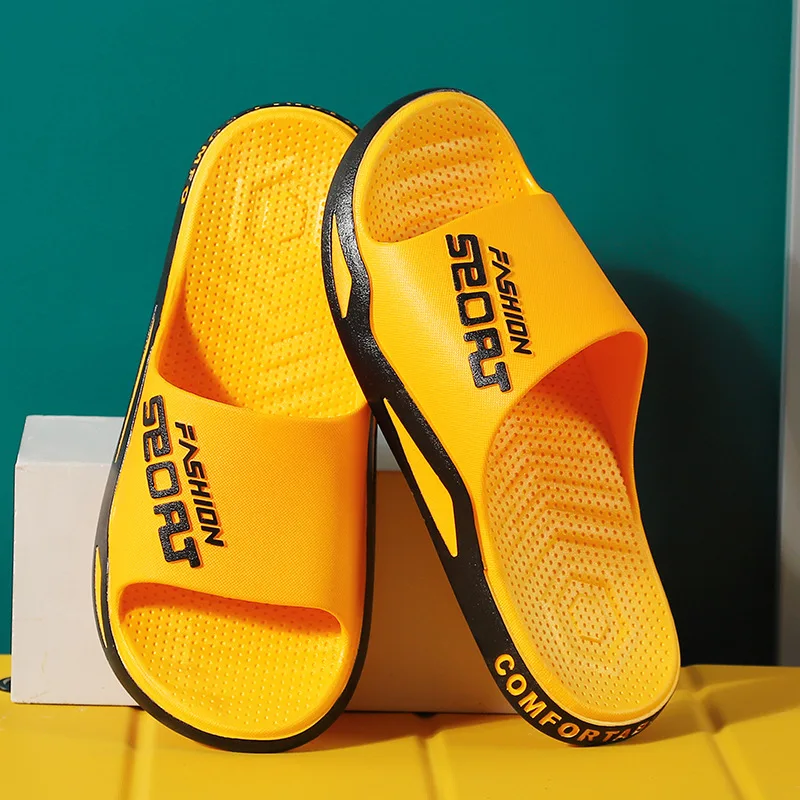 

New slippers women Korean version outside wear summer family home thick - soled indoor men word cool slippers female slippers