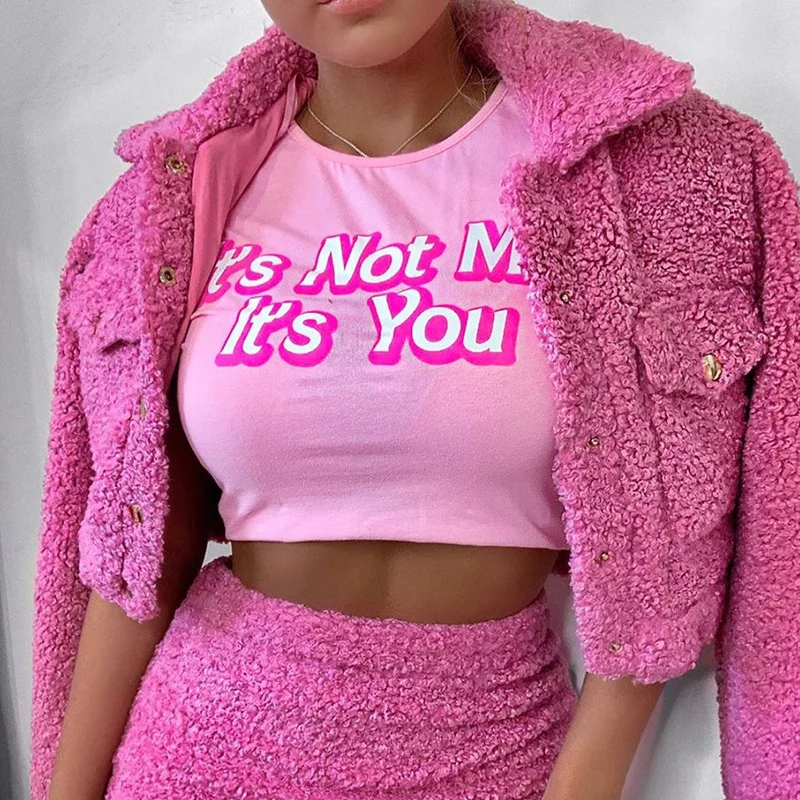 

Female Streetwear Club Tops Cute Pink Cropped T Shirt Casual It's Not Me It's You Letter Print Crop Top Sexy Short Sleeve Tshirt