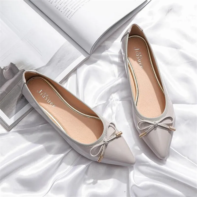 Женские весенние туфли новинка 2019 шикарные с закрытым носком и бантом Корейская