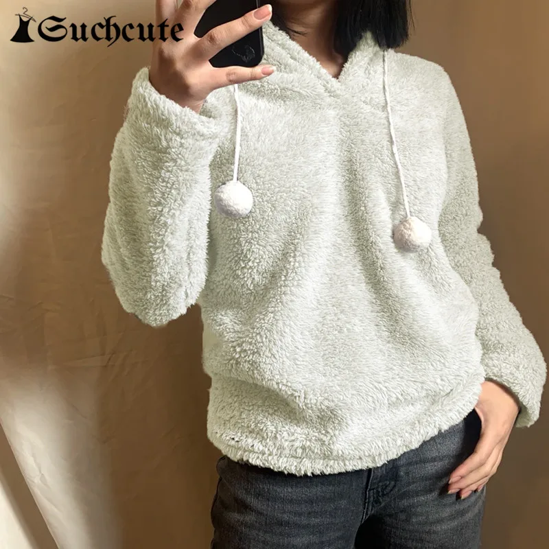 

Оверсайз свитшот из овечьей шерсти в стиле оверсайз