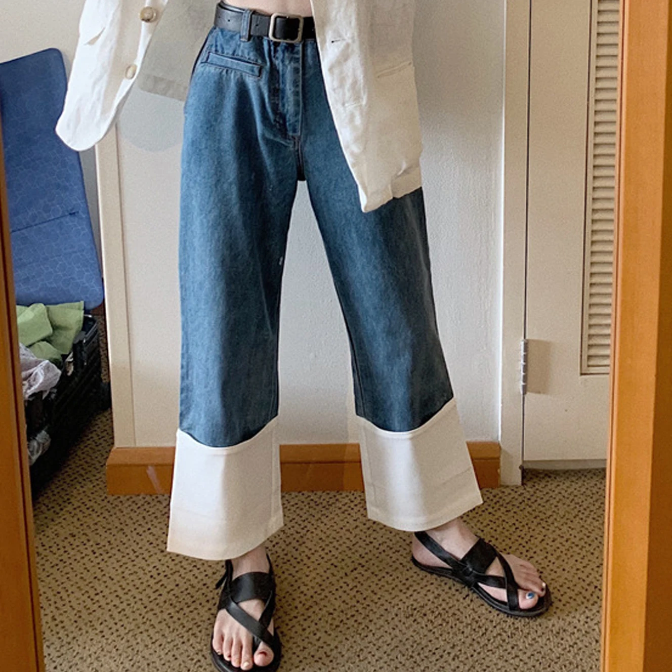 Контрастные однотонные простые джинсовые облегающие свободные прямые брюки с