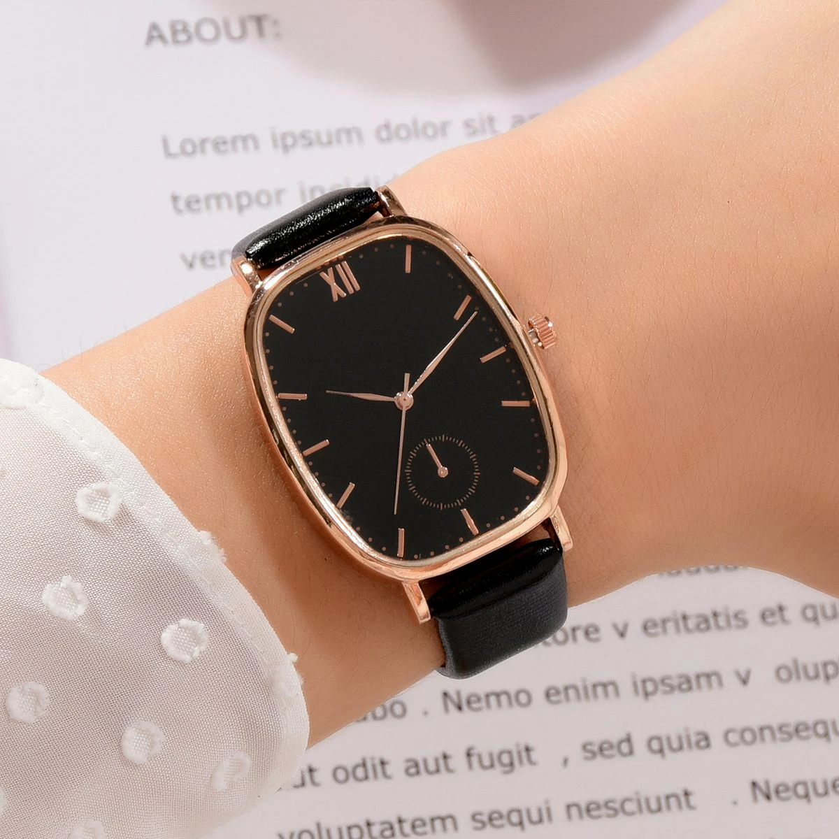 

Luxury Brand Women Sports Watches Ladies Watch Genuine Leather Creative Montre Femme 2021 Relogio Feminino Woman Wrist Watch