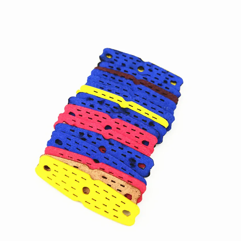 

20PCS Outdoor Hunting Tools Blue/Red Slingshot Pouches Cow Leather with Center Hole Hunting Catapults Slingshots Bow Accessories