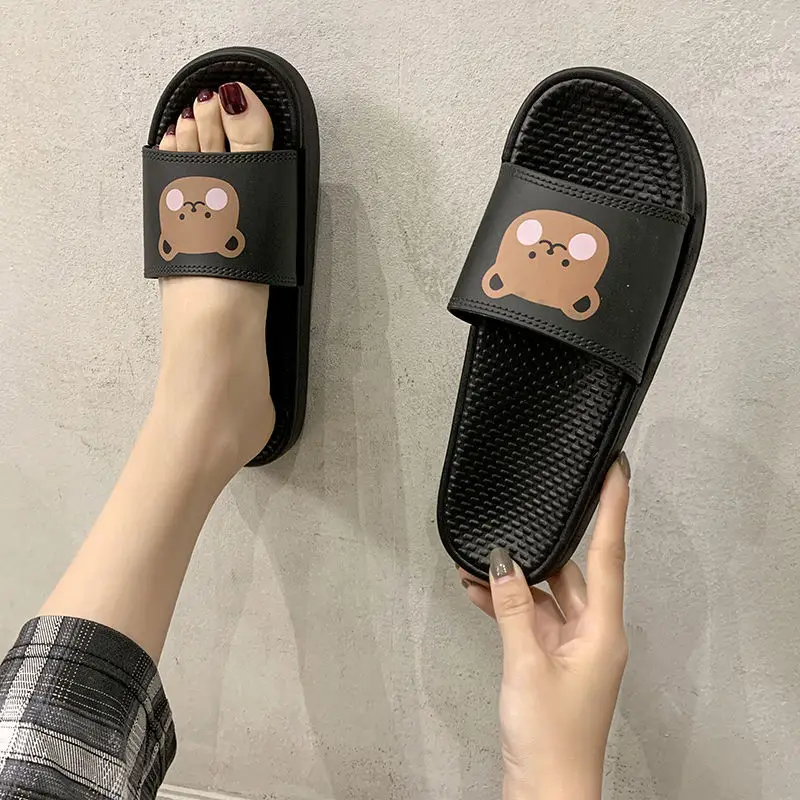 

2021 Summer New Women's Sandals Cartoon Fashion Bear Student Thick-soled Wear-resistant Fashion Women's Slippers