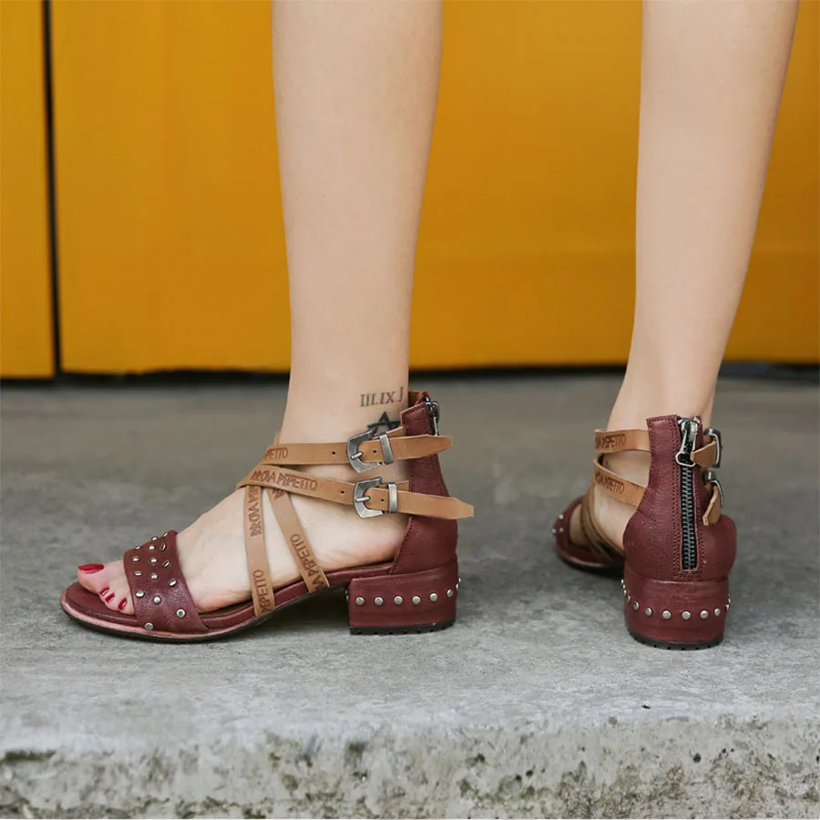 Prova Perfetto женские сандалии-гладиаторы с заклепками на одной лямке повседневная