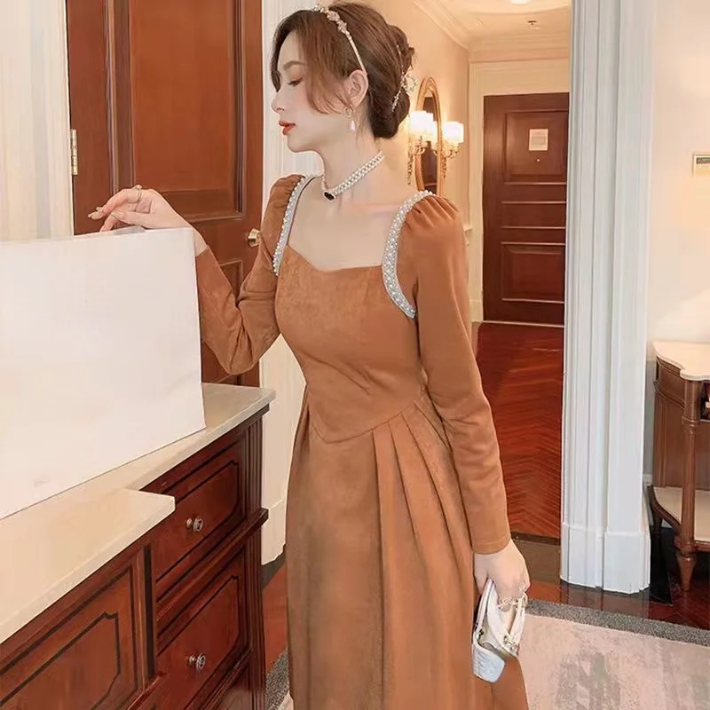 Зимнее французское винтажное платье женское однотонное элегантное вечернее