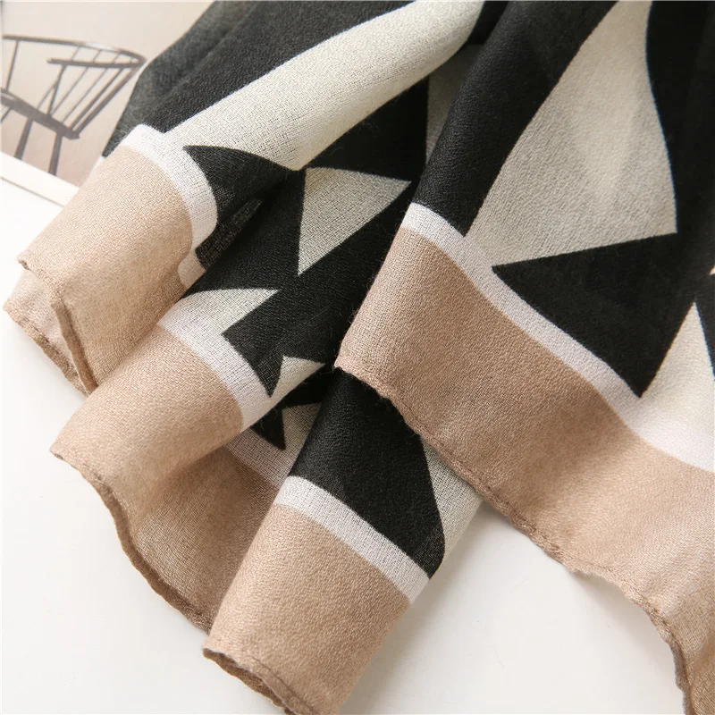 

2021 Spring Autumn New Cotton Scarf Design Diamond Print Female Foulard Bandana Headband Summer Beach Towel Long Shawls