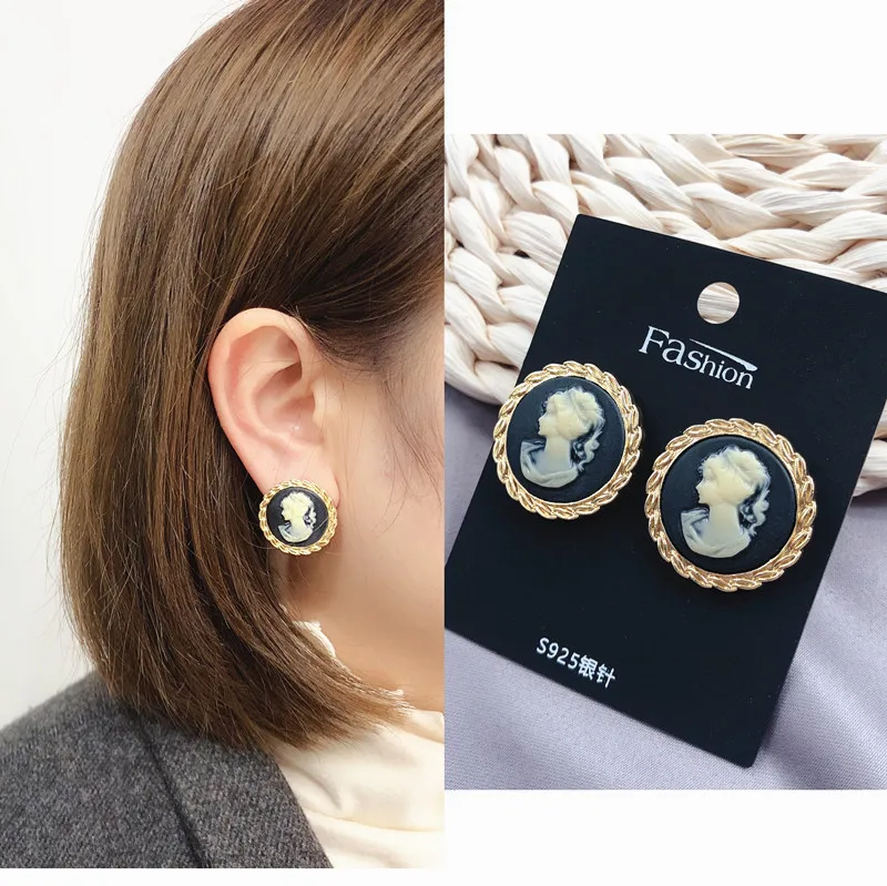 

S925 Pin Retro Palace Embossed Beauty Head Round New Earrings Ear Jewelry