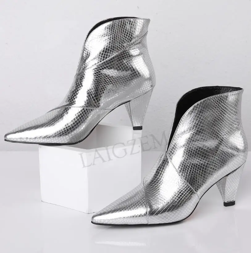 LGZ831 Silver LAIGZEM/женские ботильоны в стиле знаменитостей с металлическими вставками; женские ботильоны с v-образным вырезом на Кубинском каблуке; кожаная обувь; botas mujer; размеры 34-39; серебристый цвет - Цвет: LGZ831 Silver