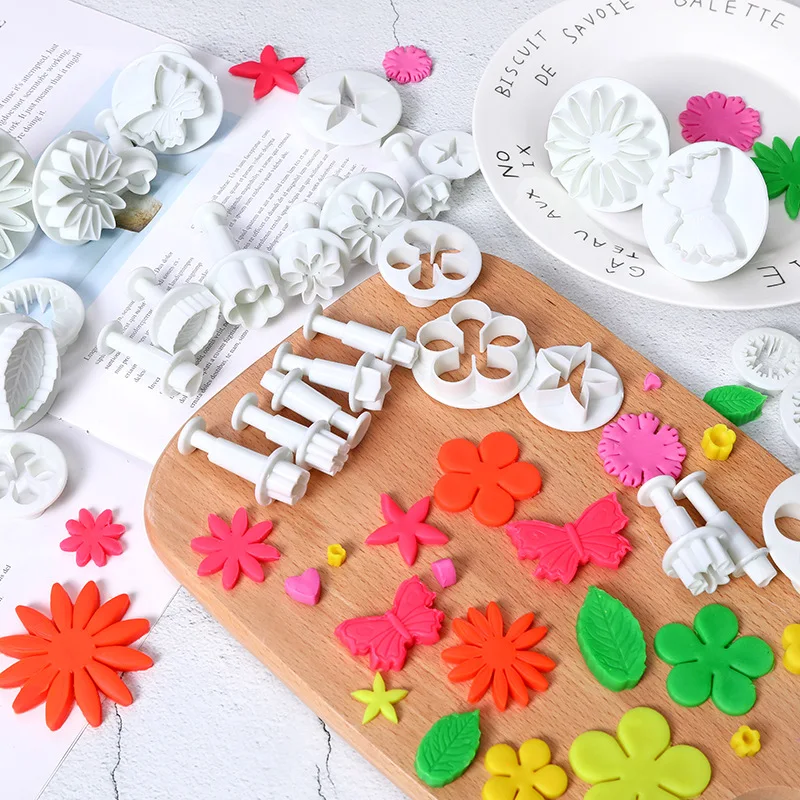 

33pcs Plunger Fondant Cutter Cake Tools Cookie Mold Biscuit Mould DIY Craft 3D Bakeware Sets Baking Cake Molds Pastry Shop New