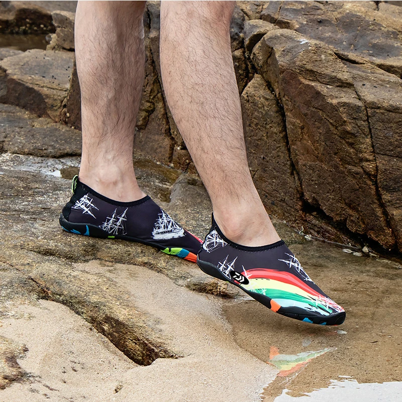 

2020 DAIWA Men's Fishing Shoes Women Sea Beach Surfing Wate Aqua Shoes Wading Footwear Sneakers Cool and Breathable Swim Shoes