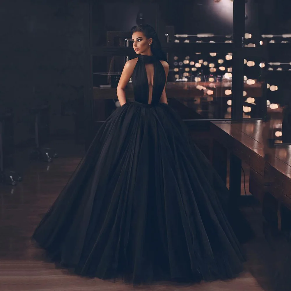 

Sexy Women Party Dresses Black Halter Sleeveless Pleat Body Ball Gown Pageant Prom Gown Backless Evening Dress