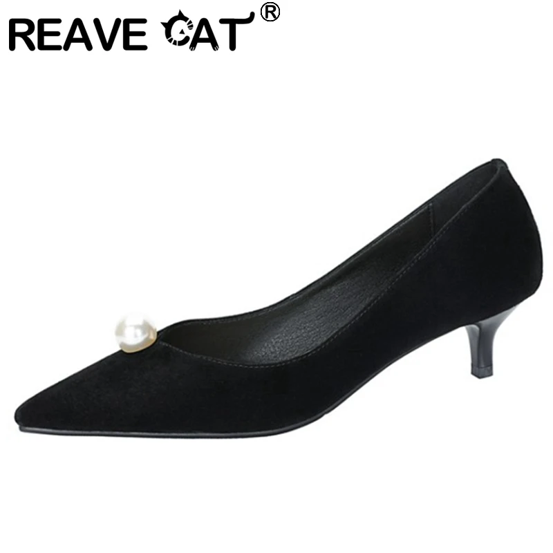 

Женские туфли-лодочки с острым носком REAVE CAT, новые классические элегантные туфли из натуральной кожи на блочном каблуке 5 см с жемчужинами, ...