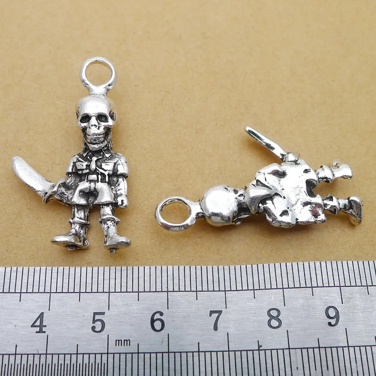 

Ly368 22*38mm 5.5G Alloy Skull Antique Silver Vintage Jewelry Accessories DIY charm ornament Pendant 25Pcs/bag