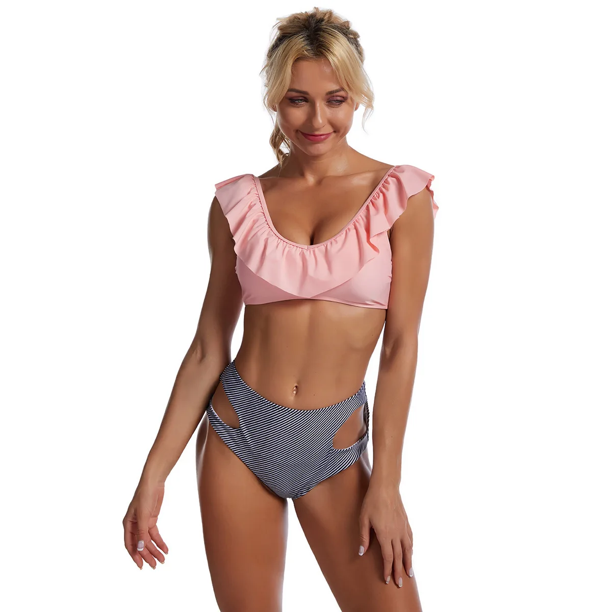 

Бикини пуш-ап женское с оборками и глубоким вырезом