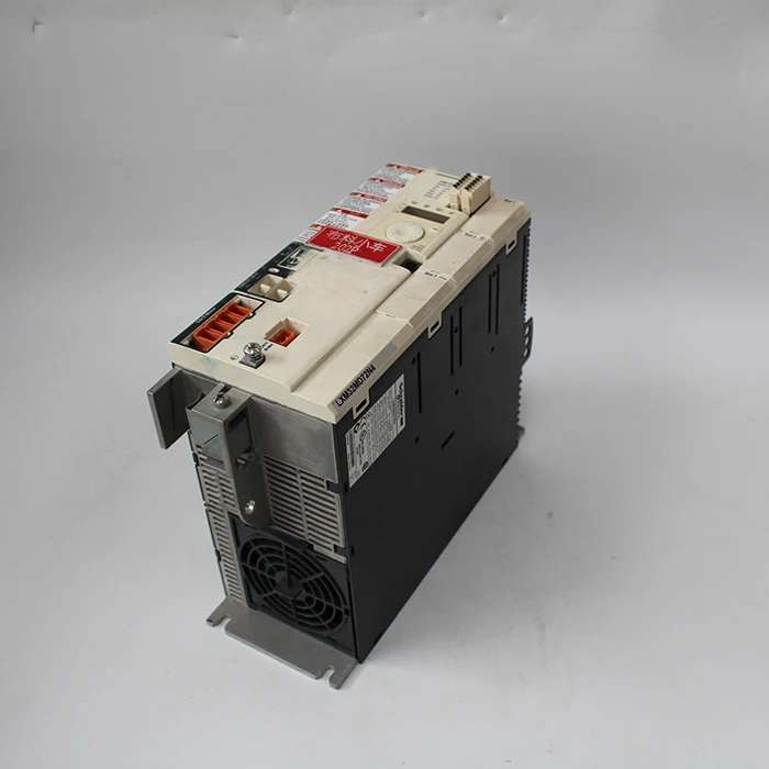 

LXM32MD72N4 сервопривод с 3 месяцев гарантии