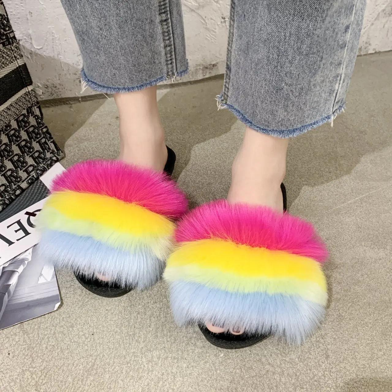 

Women's Summer Flat Slippers Fake Fox Fur Slippers Women's Thick Hair Slippers Non-slip Indoor Slippers Silver Sole