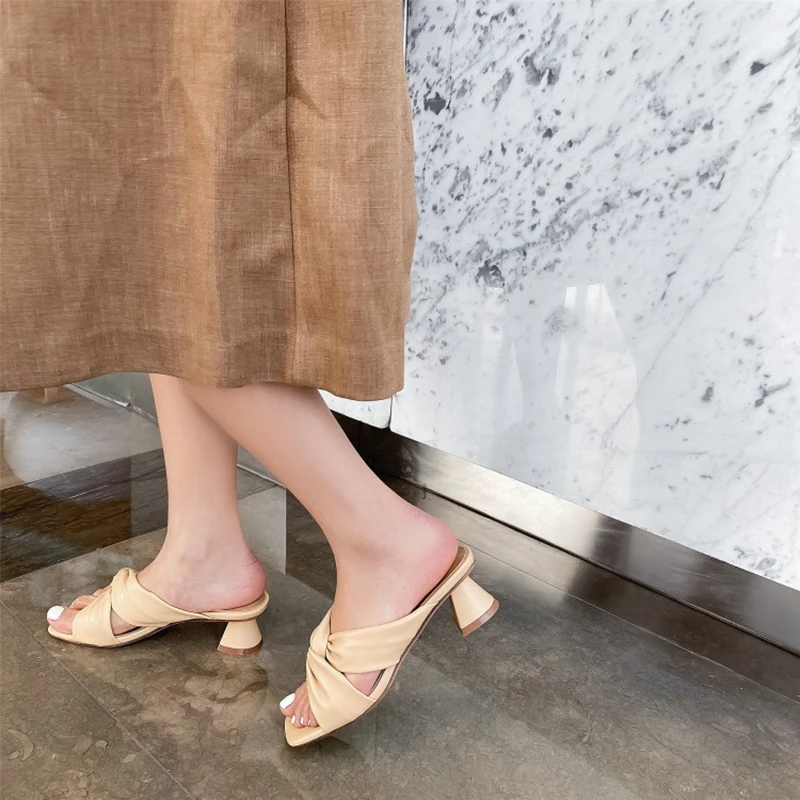 Billig REAVE KATZE 2021 Neue Concise Damen Hausschuhe Quer Wrap Solide Offene Spitze Slip Auf 4cm Spool Ferse Größe 33-40 Braun Weiß Apricot A4277