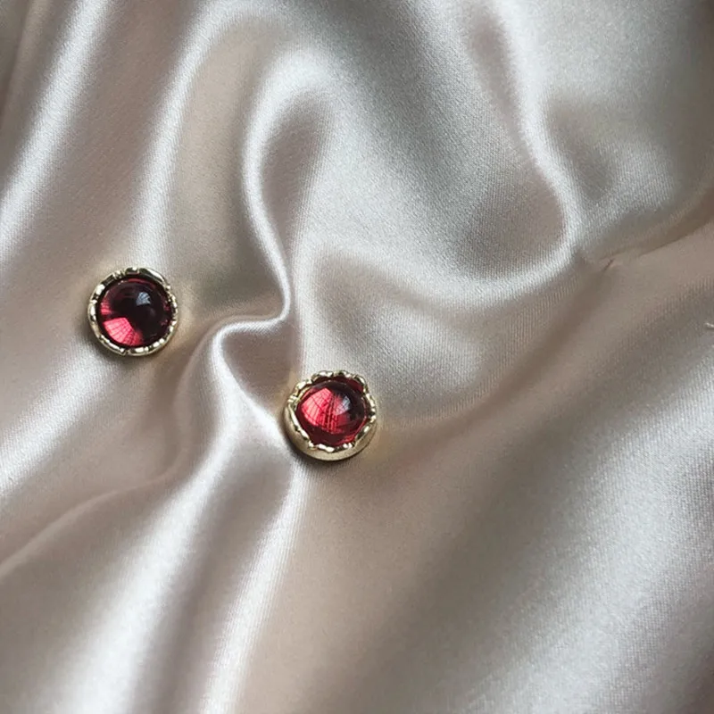 

Женские серьги-гвоздики из серебра 925 пробы с французским пасторальным Рубином