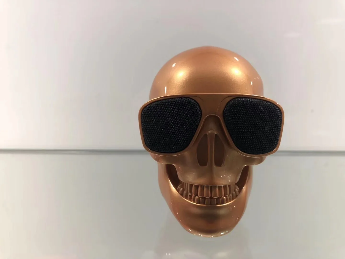 

Wireless Bluetooth Skull Speaker Portable Mini Stereo Sound Unique Enhanced Bass Speakers 5W Audio Music Player Support TF Card
