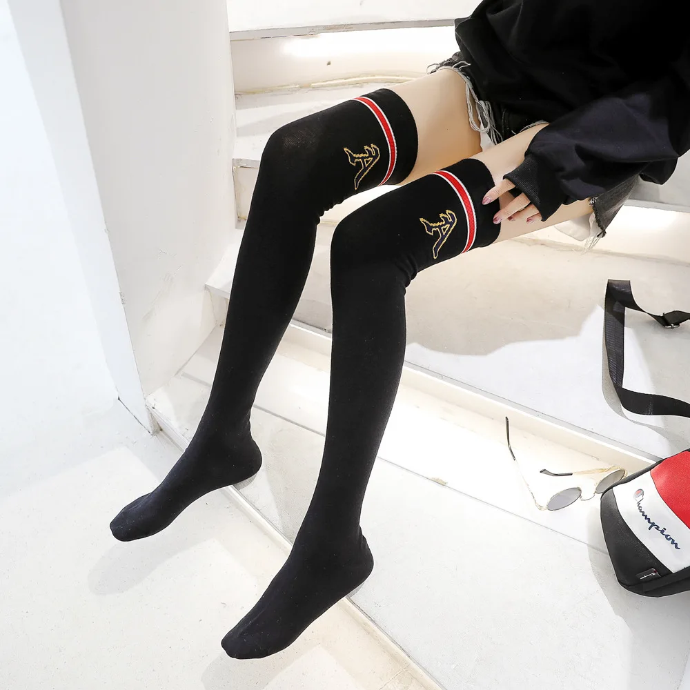 

Женские хлопковые носки выше колена осень/зима Нескользящие корейские чулки японские высокие чулки черные носки с длинными ногами