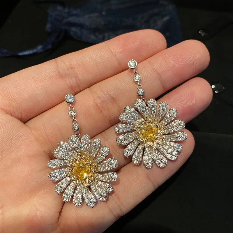 

Yellow Daisy Chrysanthemum Zircon Earring Ear Studs Simplicity Temperament Fashion Women Jewelry Wedding Party Friends Gift