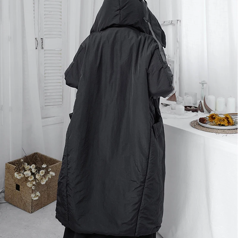 

[EAM] Hooded Big Size Thick Cotton-padded Coat Long Sleeve Loose Fit Women Parkas Fashion Tide New Autumn Winter 2021 1DD1580