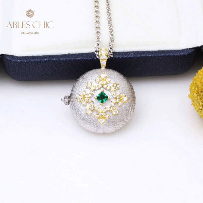 

925 Sterling Silver Silky Renaissance Engraving Locket Necklace Vintage Emerald CZ Traditional Pendant Fine Jewelry C11N3S25321