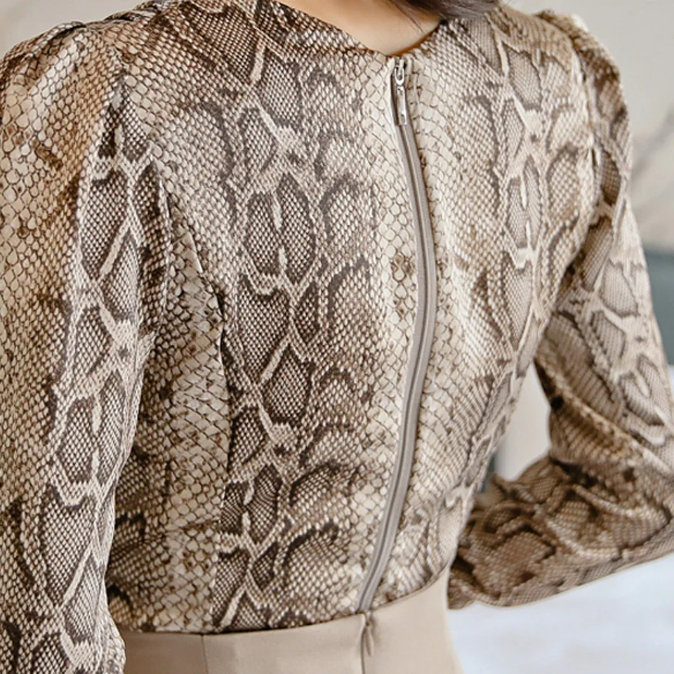 

Office Women's Two Pieces Suit 2020 Spring Python Pattern Tops Temperament Solid Color High Waist Slim Five-Point Skirt
