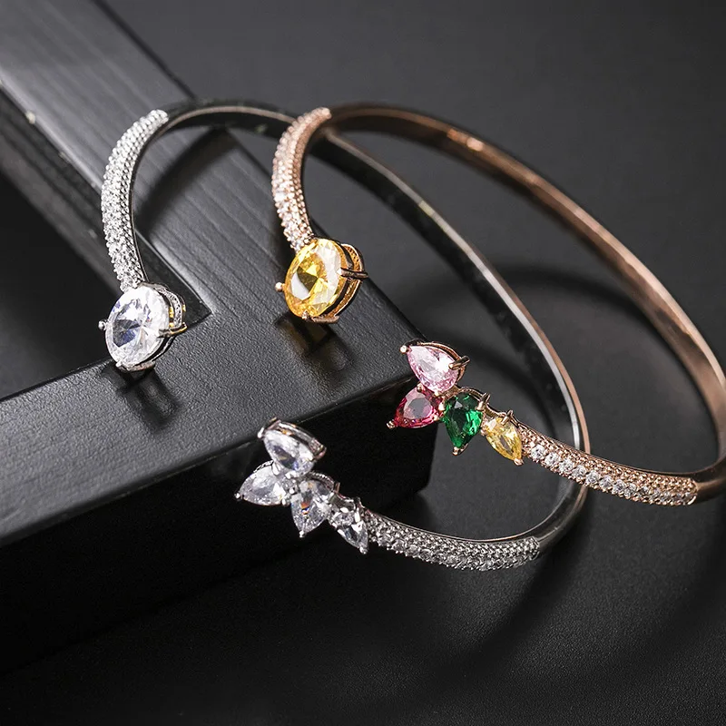 

Opening adjustable bracelet Simple irregular micro-inlaid zircon bracelet Korean version of jewelry banquet accessories zircon j